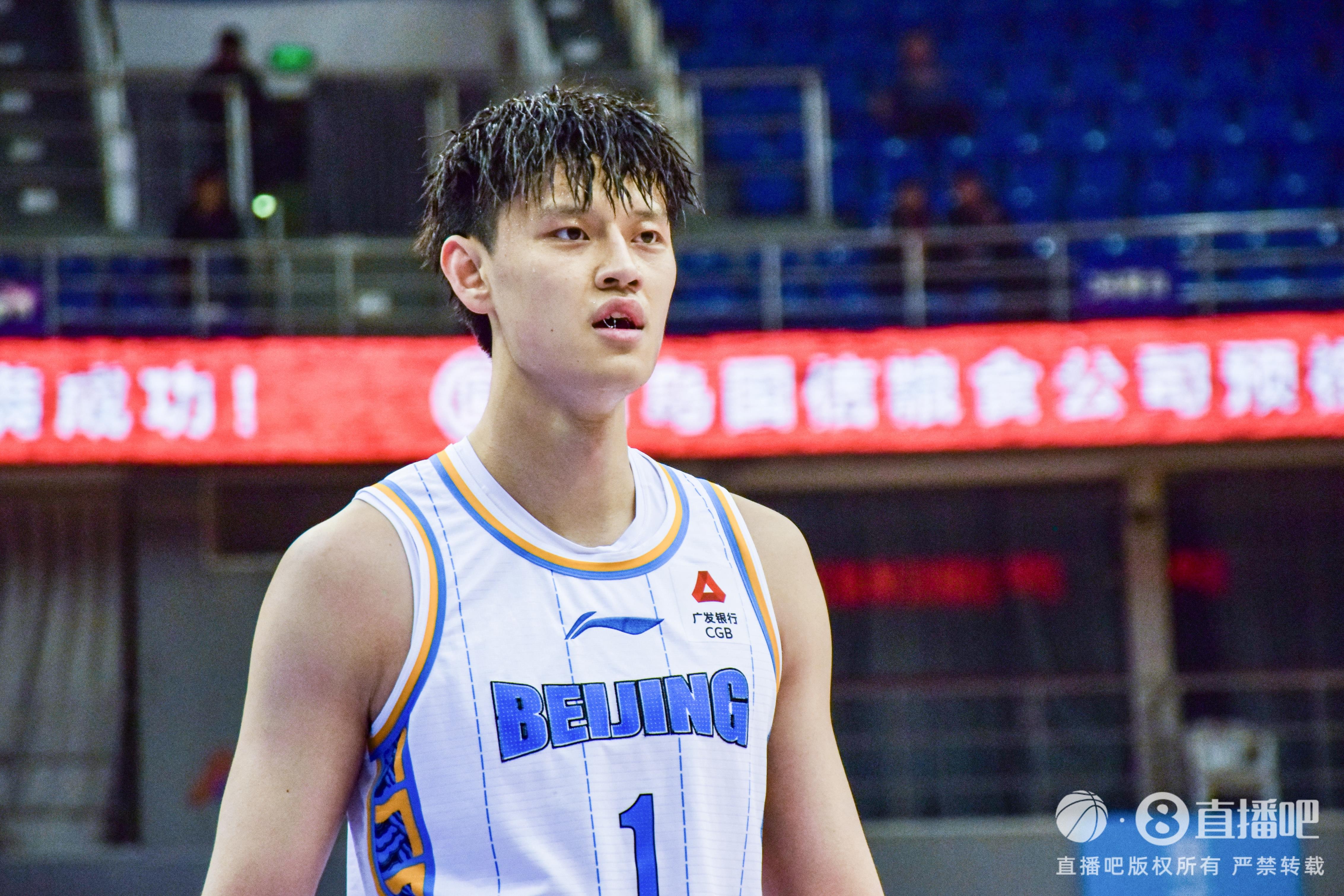 7次大帽相當(dāng)炸裂！曾凡博替補(bǔ)砍16分7板7帽 大帽絕殺遼寧！