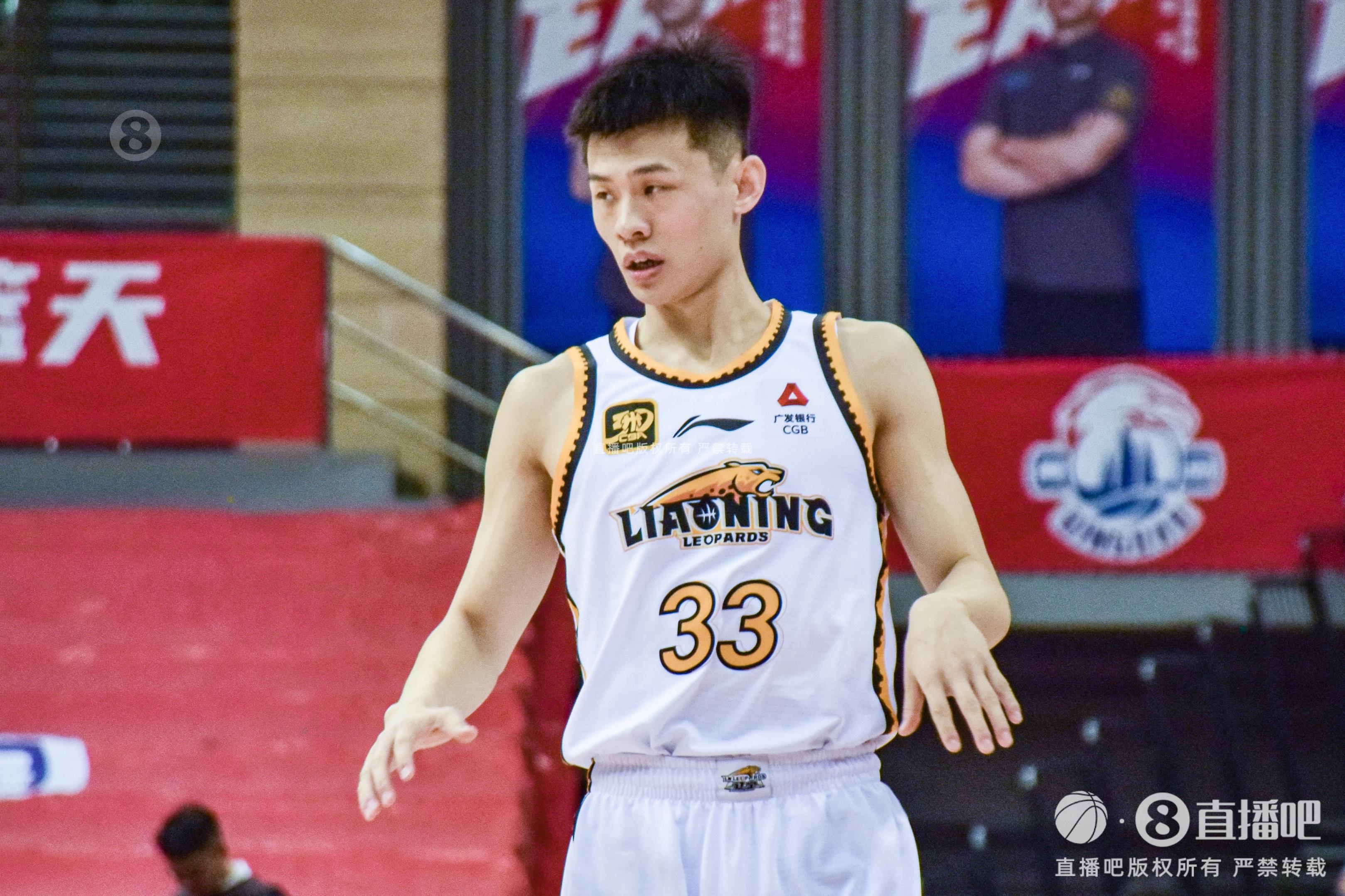 盡力了！王嵐嵚末節(jié)2記三分 全場(chǎng)18分鐘4中3拿到10分